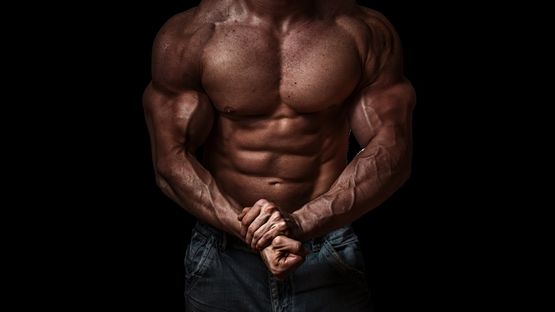 Steroide und natürliches Bodybuilding: Wofür soll man sich entscheiden?